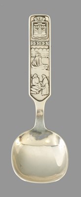 Lot 404 - A 20TH CENTURY NORWEGIAN SILVER SPOON FROM BERGEN