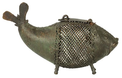 Lot 290 - AN EARLY 20TH CENTURY CHINESE FISH SHAPED BRONZE CRICKET CAGE