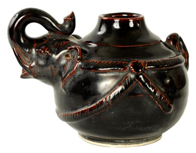 Lot 247 - AN EARLY 20TH CENTURY CHINESE ELEPHANT TEAPOT