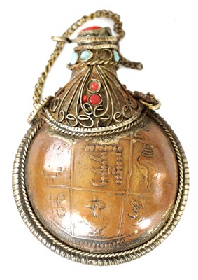 Lot 208 - A 19TH CENTURY EASTERN COPPER AND WHITE METAL SNUFF BOTTLE