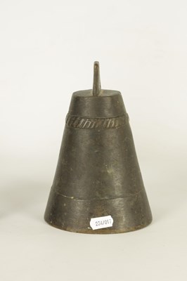 Lot 564 - A 19TH CENTURY BRONZE BELL