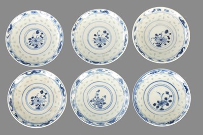 Lot 345 - A SET OF SIX SMALL CHINESE BLUE AND WHITE PORCELAIN FOOTED DISHES