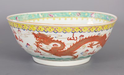 Lot 312 - A LARGE CHINESE REPUBLIC FAMILLE VERTE DRAGON BOWL