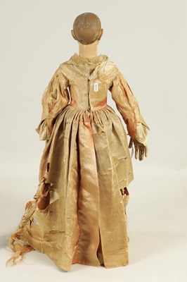 Lot 629 - A LARGE 18TH CENTURY CARVED WOOD DOLL