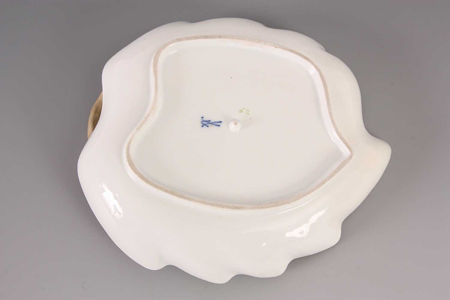 Lot 54 - AN EARLY 19th CENTURY LEAF SHAPED MEISSEN DISH...