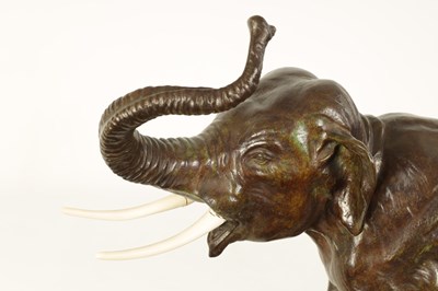 Lot 578 - A FRENCH ART DECO BRONZE SCULPTURE OF AN ELEPHANT