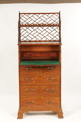 Lot 913 - A RARE GEORGE III MAHOGANY LIBRARY SECRETAIRE CHEST OF DRAWERS WITH DETACHABLE  BOOK CARRIER