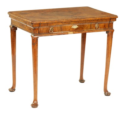 Lot 873 - A QUEEN ANNE FIGURED WALNUT SIDE TABLE