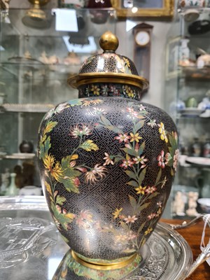 Lot 197 - A PAIR OF 19TH CENTURY CHINESE  CLOISONNÉ LIDDED VASES