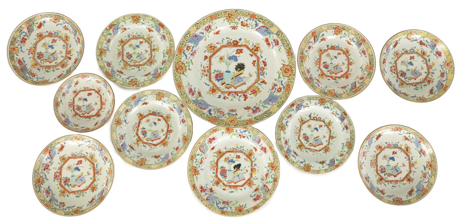 Lot 201 - A SELECTION OF ELEVEN 18TH CENTURY FAMILLE ROSE CHINESE PORCELAIN PLATES