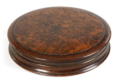 Lot 549 - AN 18TH CENTURY WALNUT SHALLOW TREENWARE LIDDED BOX