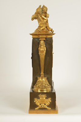 Lot 811 - AN EARLY 19TH CENTURY FRENCH PATINATED BRONZE AND ORMOLU MANTEL CLOCK