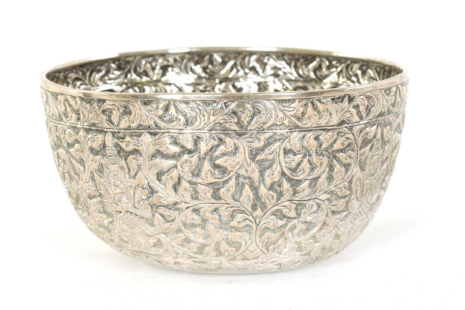 Lot 76 - A LATE 19TH CENTURY INDIAN SILVER BOWL