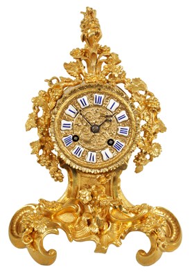 Lot 718 - A SMALL MID 19TH CENTURY FRENCH ORMOLU MANTLE CLOCK