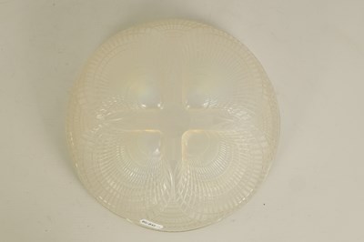 Lot 8 - A RENE LALIQUE OPALESCENT GLASS 'COQUILLE' BOWL