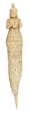 Lot 176 - AN EARLY INDIAN MUGHAL IVORY POWDER FLASK