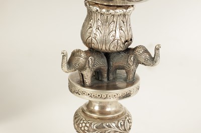 Lot 206 - AN IMPRESSIVE LATE 19TH/EARLY 20TH CENTURY ANGLO INDIAN SILVER TROPHY CUP IN A FITTED CARVED HARDWOOD BOX
