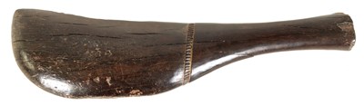 Lot 655 - A 19TH CENTURY NEW ZEALAND MĀORI HARDWOOD FIGHTING CLUB