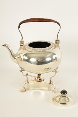 Lot 320 - AN EDWARD VII SILVER TEA KETTLE ON STAND OF GEORGE I DESIGN