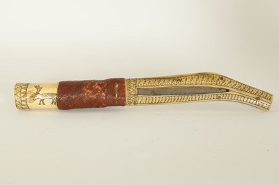 Lot 637 - AN EARLY 20TH CENTURY SAMI KNIFE WITH REINDEER HORN HANDLE