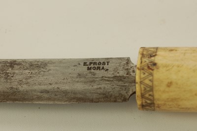 Lot 637 - AN EARLY 20TH CENTURY SAMI KNIFE WITH REINDEER HORN HANDLE
