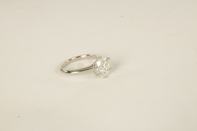 Lot 254 - A VERY FINE 18K WHITE GOLD 3CT SOLITAIRE DIAMOND RING