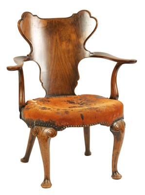 Lot 903 - AN EARLY 20TH CENTURY WALNUT OPEN ARMCHAIR IN THE MANER OF GILLOWS