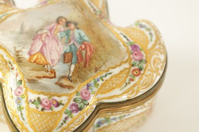 Lot 33 - A MID 18TH CENTURY FRENCH SERVES PORCELAIN LEAF SHAPED LIDDED DRESSING TABLE BOX