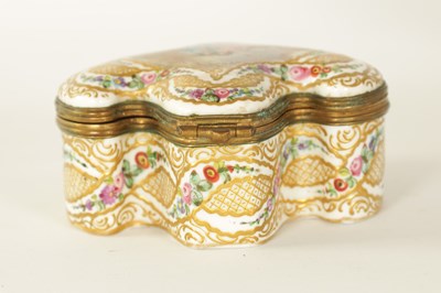 Lot 33 - A MID 18TH CENTURY FRENCH SERVES PORCELAIN LEAF SHAPED LIDDED DRESSING TABLE BOX