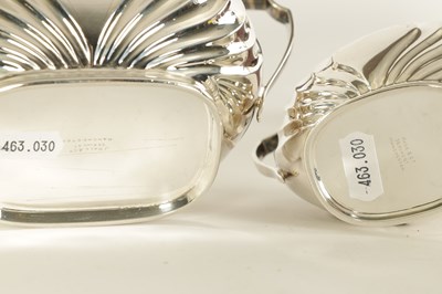 Lot 331 - AN EDWARD VII FIVE PIECE SILVER TEA SERVICE TOGETHER WITH A SILVER PLATED SALVER