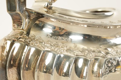 Lot 331 - AN EDWARD VII FIVE PIECE SILVER TEA SERVICE TOGETHER WITH A SILVER PLATED SALVER