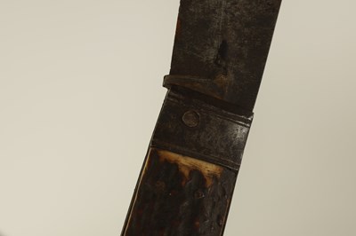 Lot 392 - AN OVERSIZED LATE 18TH CENTURY STAG-HORN HANDLED FOLDING KNIFE