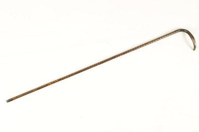 Lot 369 - AN EARLY 20TH CENTURY FAUX BAMBOO HAREWOOD SILVER TOPPED WALKING STICK