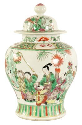 Lot 92 - A 19TH CENTURY CHINESE FAMILLE VERTE PORCELAIN  JAR AND COVER