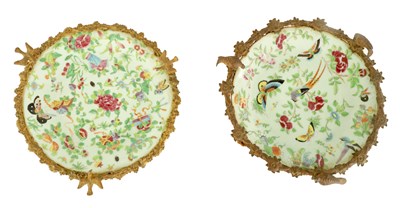 Lot 117 - A PAIR OF 19TH CENTURY CHINESE CANTON FAMILLE VERTE DISHES
