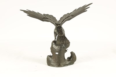 Lot 181 - A 19TH CENTURY CHINESE PATINATED BRONZE SCULPTURE OF AN EAGLE