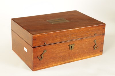 Lot 609 - DE GRAVE & CO. LTD, MAKERS LONDON. A GOOD EARLY 20TH CENTURY MAHOGANY CASED SET OF TRADING STANDARDS MEASURES FOR THE COUNTY BOROUGH OF HUDDERSFIELD