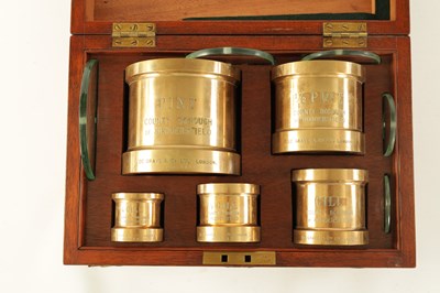 Lot 609 - DE GRAVE & CO. LTD, MAKERS LONDON. A GOOD EARLY 20TH CENTURY MAHOGANY CASED SET OF TRADING STANDARDS MEASURES FOR THE COUNTY BOROUGH OF HUDDERSFIELD