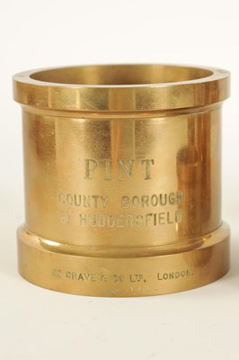 Lot 609 - DE GRAVE & CO. LTD, MAKERS LONDON. A GOOD EARLY 20TH CENTURY MAHOGANY CASED SET OF TRADING STANDARDS MEASURES FOR THE COUNTY BOROUGH OF HUDDERSFIELD