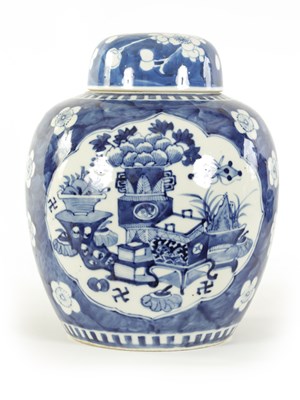 Lot 132 - AN EARLY 19TH CENTURY CHINESE LARGE BLUE AND WHITE GINGER JAR AND COVER