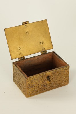 Lot 280 - A 20TH CENTURY SILVER PLATED LIDDED DRESSING TABLE BOX TOGETHER WITH A EMBOSSED BRASS LIDDED BOX