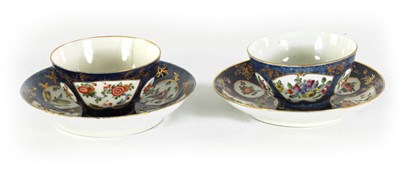 Lot 42 - AN 18TH CENTURY FIRST PERIOD WORCESTER TYPE TEA BOWL AND SAUCER