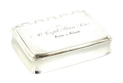 Lot 303 - A GEORGE III SCOTTISH SILVER SNUFF BOX