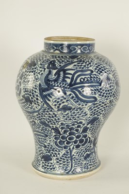 Lot 123 - AN 18TH CENTURY CHINESE BLUE AND WHITE BULBOUS VASE