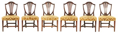 Lot 1128 - A SET OF SIX EARLY 19TH CENTURY HEPPLEWHITE STYLE MAHOGANY DINING CHAIRS