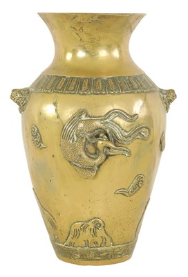 Lot 104 - A MING DYNASTY CHINESE BRONZE SHOULDERED VASE