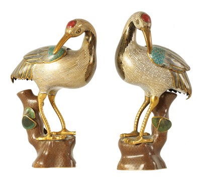 Lot 131 - A PAIR OF EARLY 20TH CENTURY CHINESE CLOISONNÉ ENAMEL MODELS OF CRANES