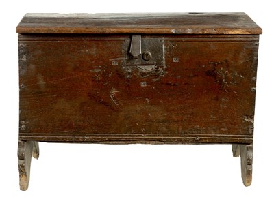 Lot 845 - A LATE 17TH CENTURY OAK PLANK COFFER