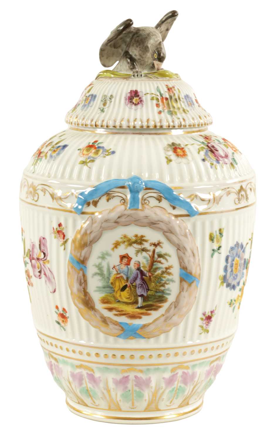 Lot 62 - A LATE 19TH CENTURY DRESDEN LARGE VASE AND COVER IN THE MANNER OF AUGUSTUS REX