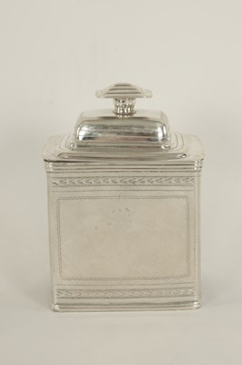 Lot 301 - A GEORGE IV SILVER TEA CADDY